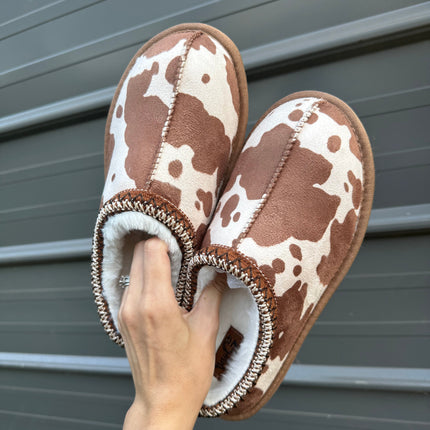 Cow print bruin slippers