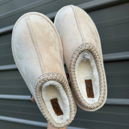 Cow print bruin slippers