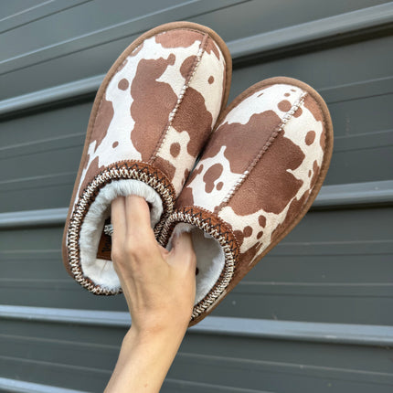 Cow print bruin slippers
