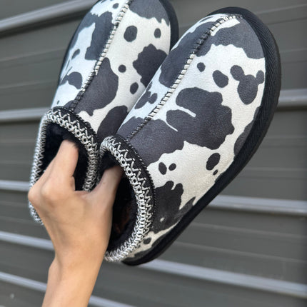 Cow print bruin slippers