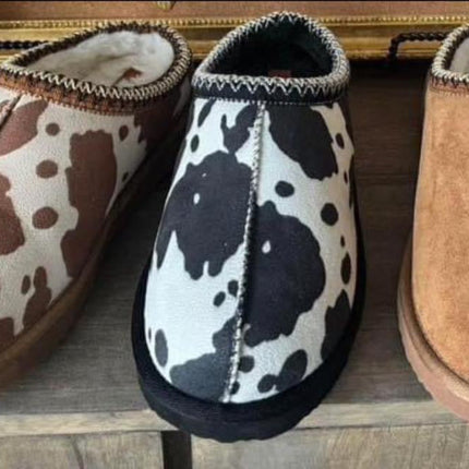 Cow print bruin slippers